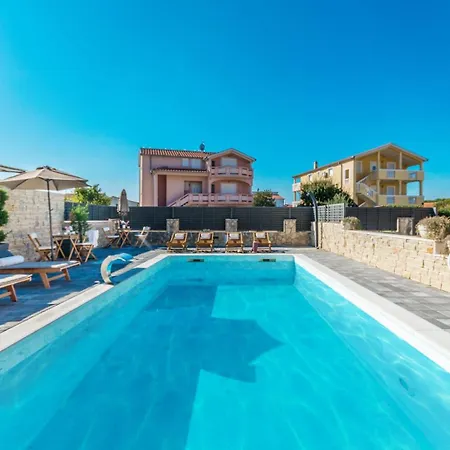 Zorica 4 * Weißenburg